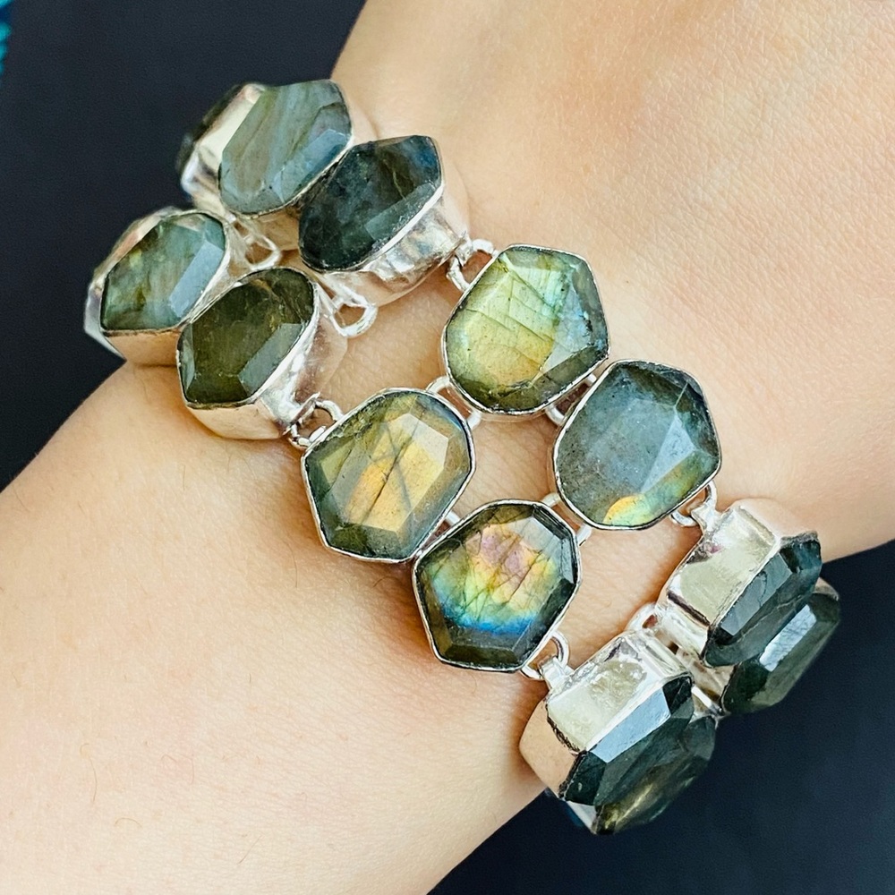 Labradorite Bracelet - Picture 6 of 7